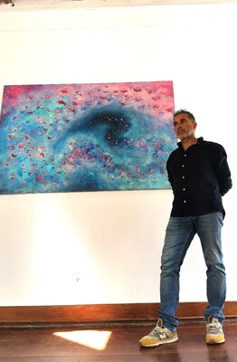 Luís Bastos nello studio: Morning pic with "Ite et populate Mundum"