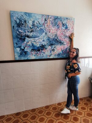 Luís Bastos nello studio: Fatima posing with "The courtship".