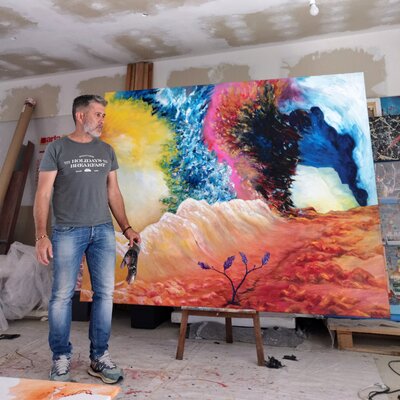 Luís Bastos nello studio: Inside the studio.