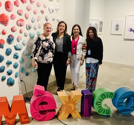 Diana Herrera im Studio: Rueda de presnsa en el Consulado de México en Miami