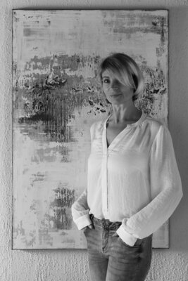 Inez Froehlich nello studio