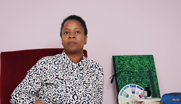 Eléonore Nsanabandi en el estudio