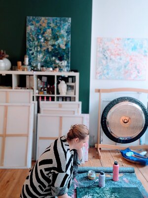 Tina Ternes in de studio