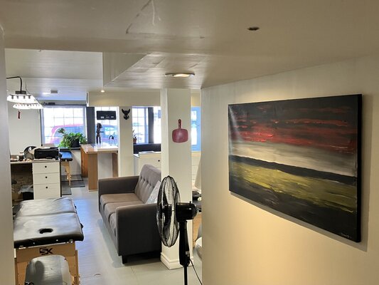 David Coulson dans le studio: 'Staring at the Sea'  on the wall, in the corner, where I do most of my painting.  At the back of the tattoo studio.