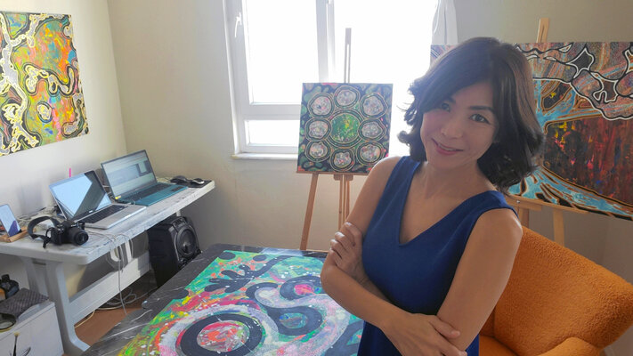 AYA MARRAY en el estudio