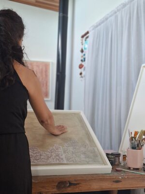 Juliana María de los Ángeles Modenutti dans le studio: Atelier