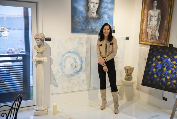 Mariann Haukaas en el estudio: A  great day in my gallery