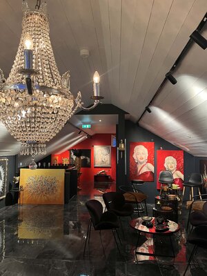 Mariann Haukaas nello studio: 2nd floor in my gallery