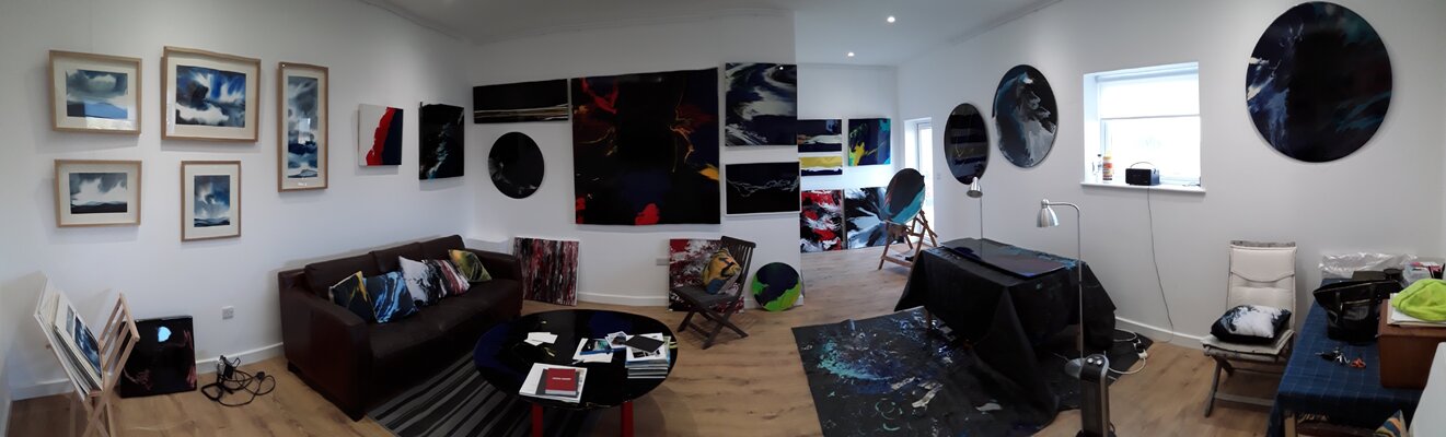 Judith Beeby en el estudio: My studio in a converted barn in Wiltshire, UK