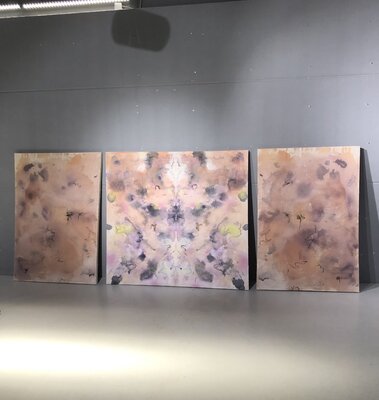 Livia Schneider Painter im Studio: Installation View , Many Voices, 2025