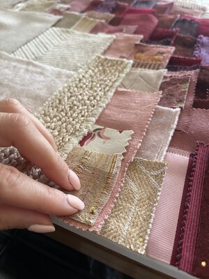 Aurélie Pellat in the Studio: Fixation de textile sur toile