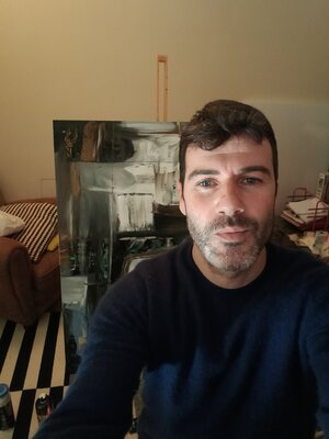 Emanuele Piccinelli nello studio: Work in progress