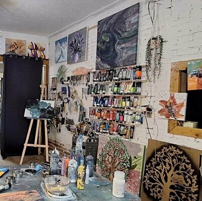 SUZY PAYSAN in the Studio