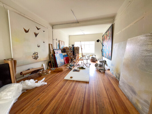 Begoña Colomar in de studio: Studio showcasing Albedo on the left, freshly delivered mounted work A Wonder And A Light Series