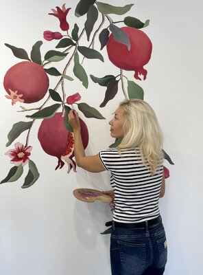 Ulyana Korol in the Studio: Granada mural by Ulyana Korol