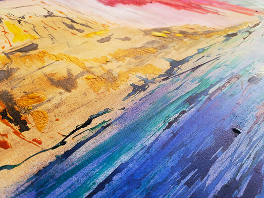 Sebastián Mejía - Santos en el estudio: Un détail d'un des derniers tableaux qui sera prochainement en vente sur Singulart.