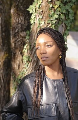 Nathalie REY nello studio: Portrait de Nathalie Rey