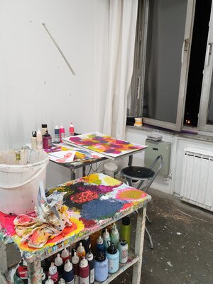 Bernadette Schroeger in the Studio: traces /studio berlin