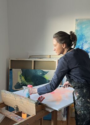 Beata Honert in the Studio: I am working in my atelier