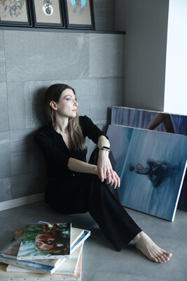 Olga Falk in the Studio: Between light and stillness