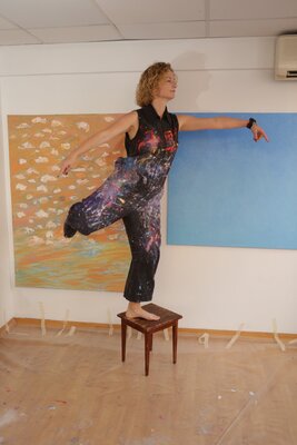 Iryna Manukovska in the Studio: Looking for a ballance