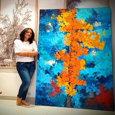 Sonali Sihi in de studio: My Dubai Art World Show 2025 before being shipped for display