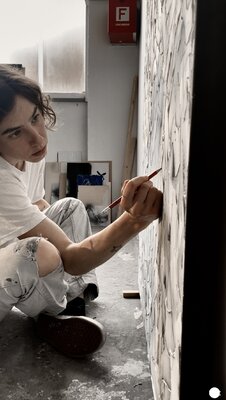 Tanja Oppel nello studio: painting
