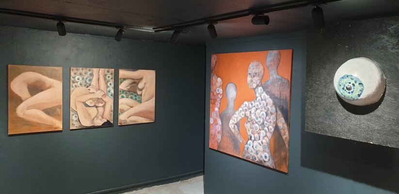Erika Aasa en el estudio: fragment from the my exhibition "Eye" at Pallas Gallery, Estonia in July 2024