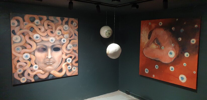 Erika Aasa en el estudio: fragment from the my exhibition "Eye" at Pallas Gallery, Estonia in July 2024