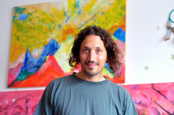 Teo Sirio Sica dans le studio