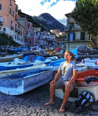 Teo Sirio Sica dans le studio: Amalfi Coast, South Italy: I was born here, and my spirit feels great when I go back to my Amalfi Coast