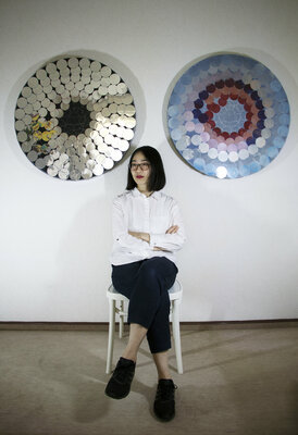Soo Youn Kim nello studio