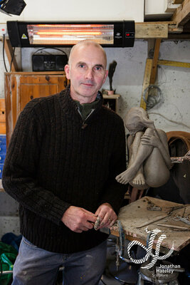 Jonathan Hateley en el estudio