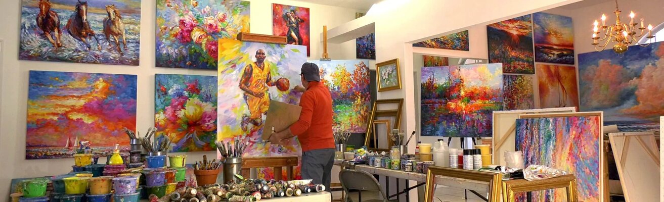 Leon Devenice nello studio