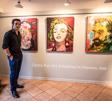 Carlos Pun nello studio: Carlos Pun exhibition his paintings in Florence Italy