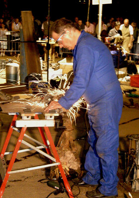 Jean-Luc Lacroix in the Studio: L’artiste invité à Granville pour sculpter en direct devant les visiteurs nombreux.