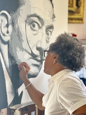 Michel Acosta Perez en el estudio: Artista MichelAcosta13 con Retrato de Dali