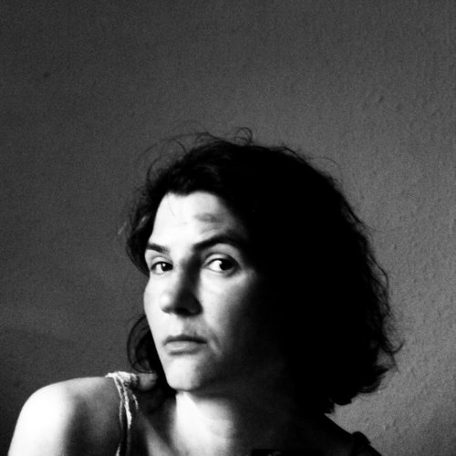 Follow Niki Hare on Singulart