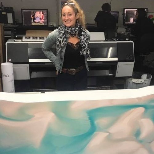 Follow Martine Perret on Singulart