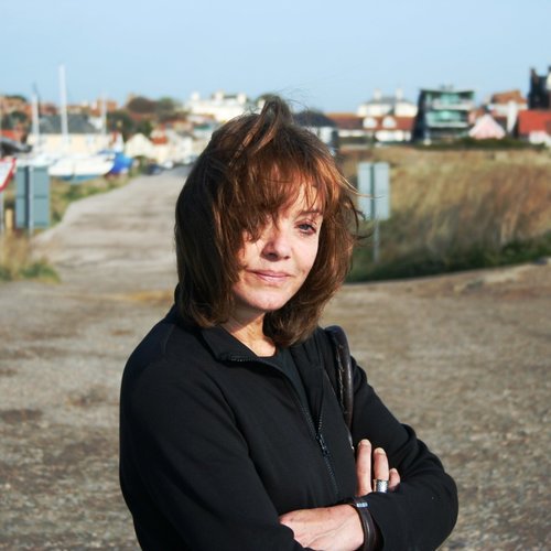 Follow Eliza John on Singulart