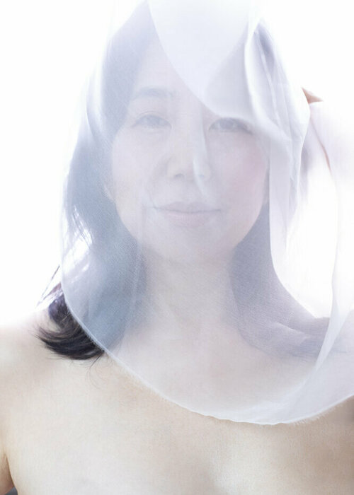 Aomi Kikuchi auf Singulart