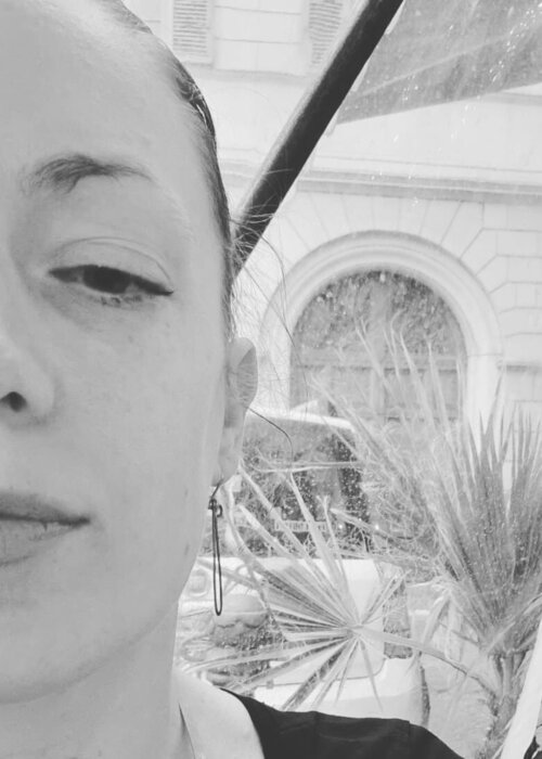 Julia Analena Hollmann su Singulart