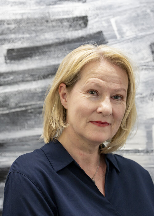 Klara Gunnlaugsdottir on Singulart