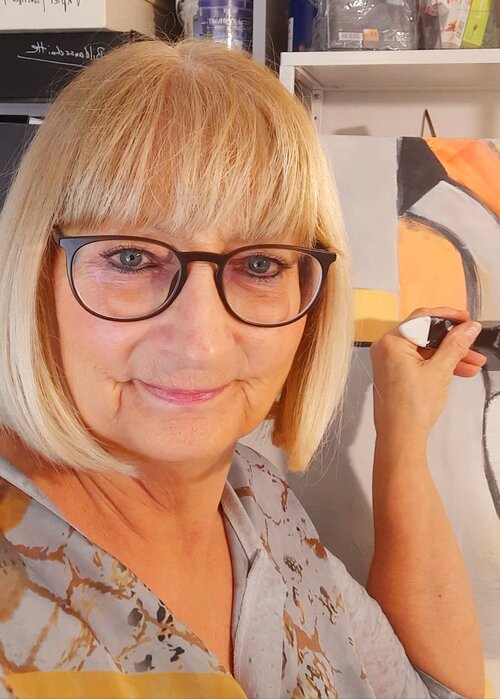Elfie Marijanovic su Singulart