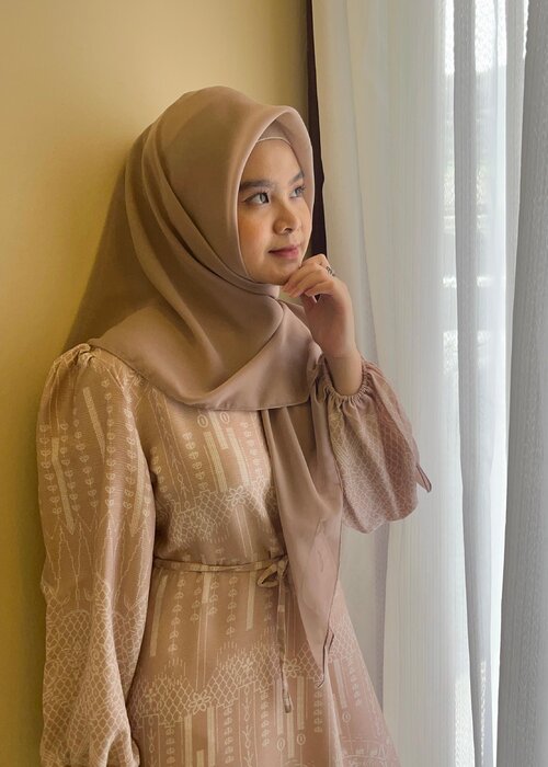 Annisa Pane sur Singulart