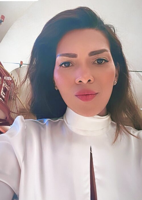 Eileen Contreras -Art Curator- auf Singulart