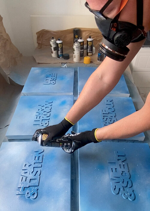 Steit Slings op Singulart