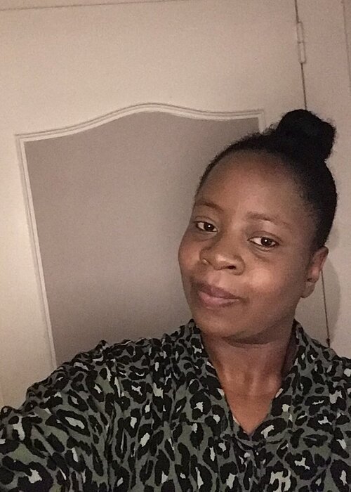 Eléonore Nsanabandi auf Singulart