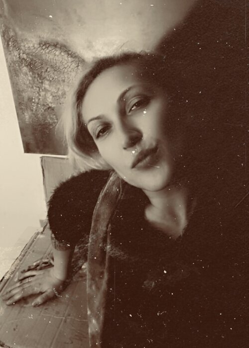 Ana Köpe auf Singulart