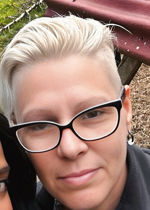 Mary Kovach auf Singulart